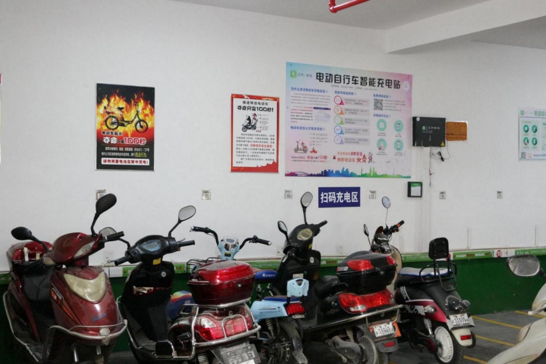 电动车充电要注意这2方面,不然电池少用1年!车主早知道不吃亏