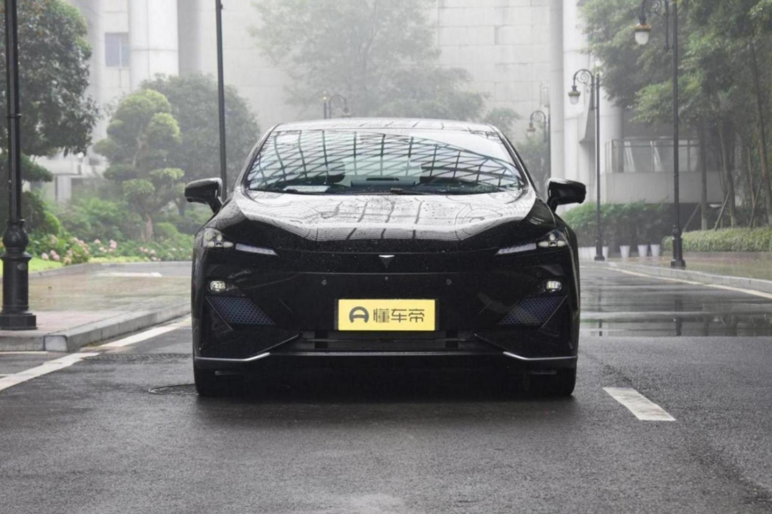 限时14.69万起,纯电中型车,无框门 大尾厢,深蓝sl03新款上市