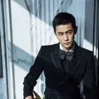宁静看纪凌尘演戏笑了