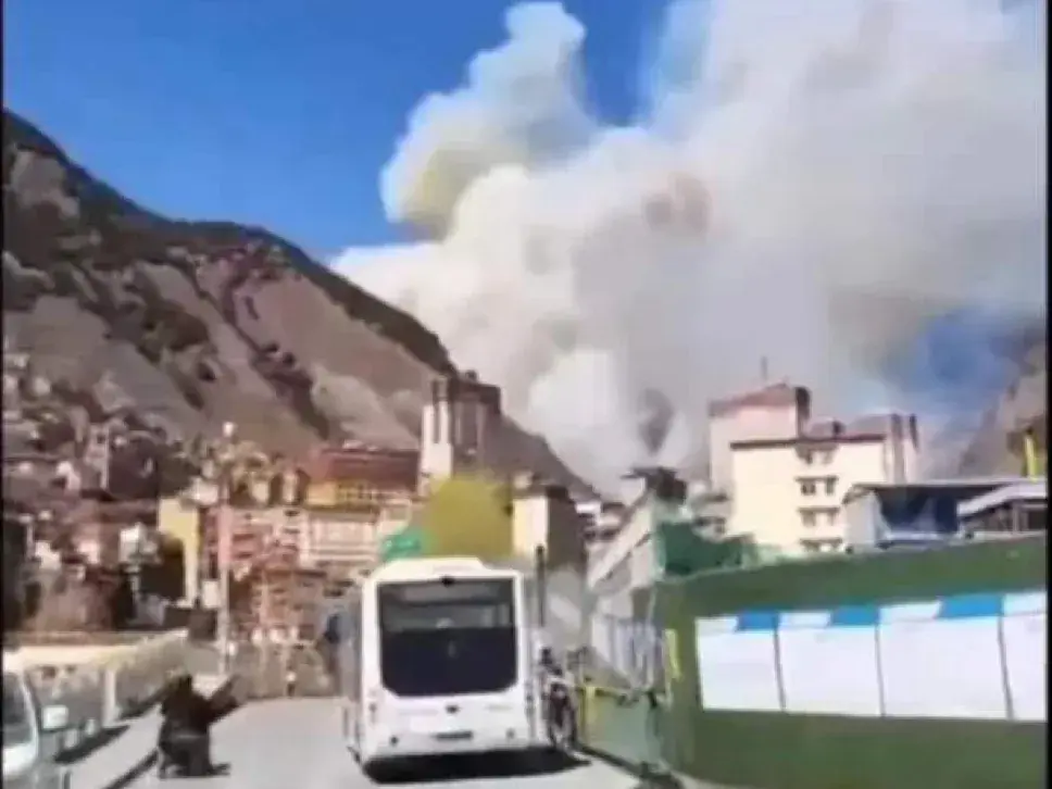 雅江山火扑救难度较大