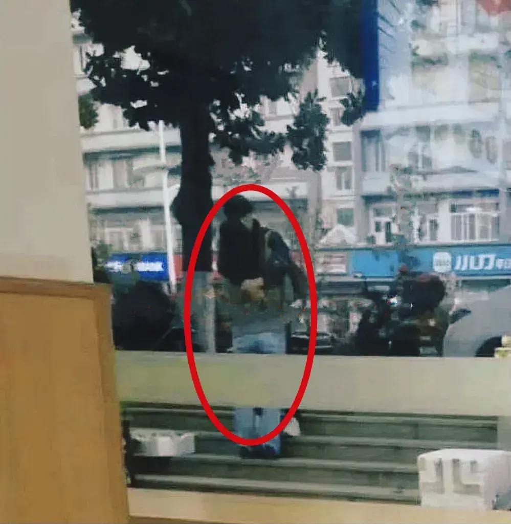 南航回应“男生与教授发生关系”