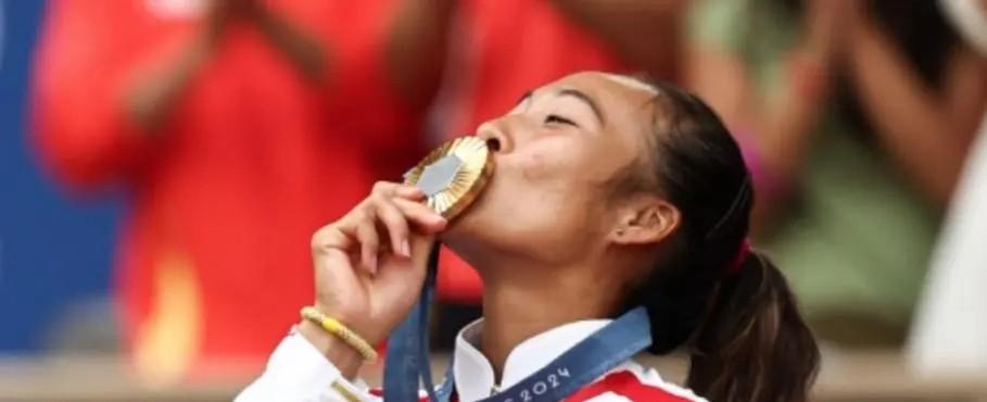 等了整整11年!中国女网终圆梦,恭喜郑钦文,央视 人民日报祝贺