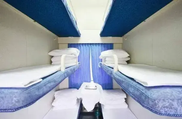 为啥宁愿坐24小时的火车,也不坐几小时的高铁?看完心情很复杂