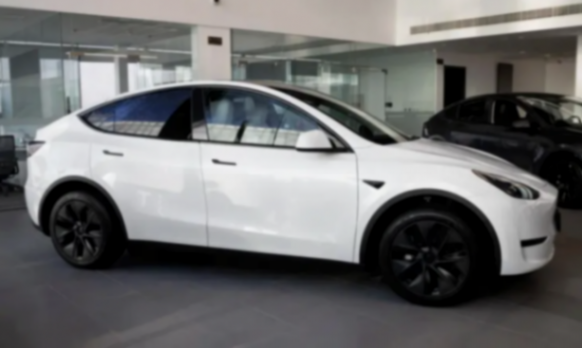 新款特斯拉model y谍照,主要是期待800km的续航