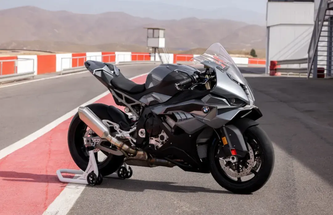宝马s1000rr、s1000r新款上市,m系列同步更新,马力更大了