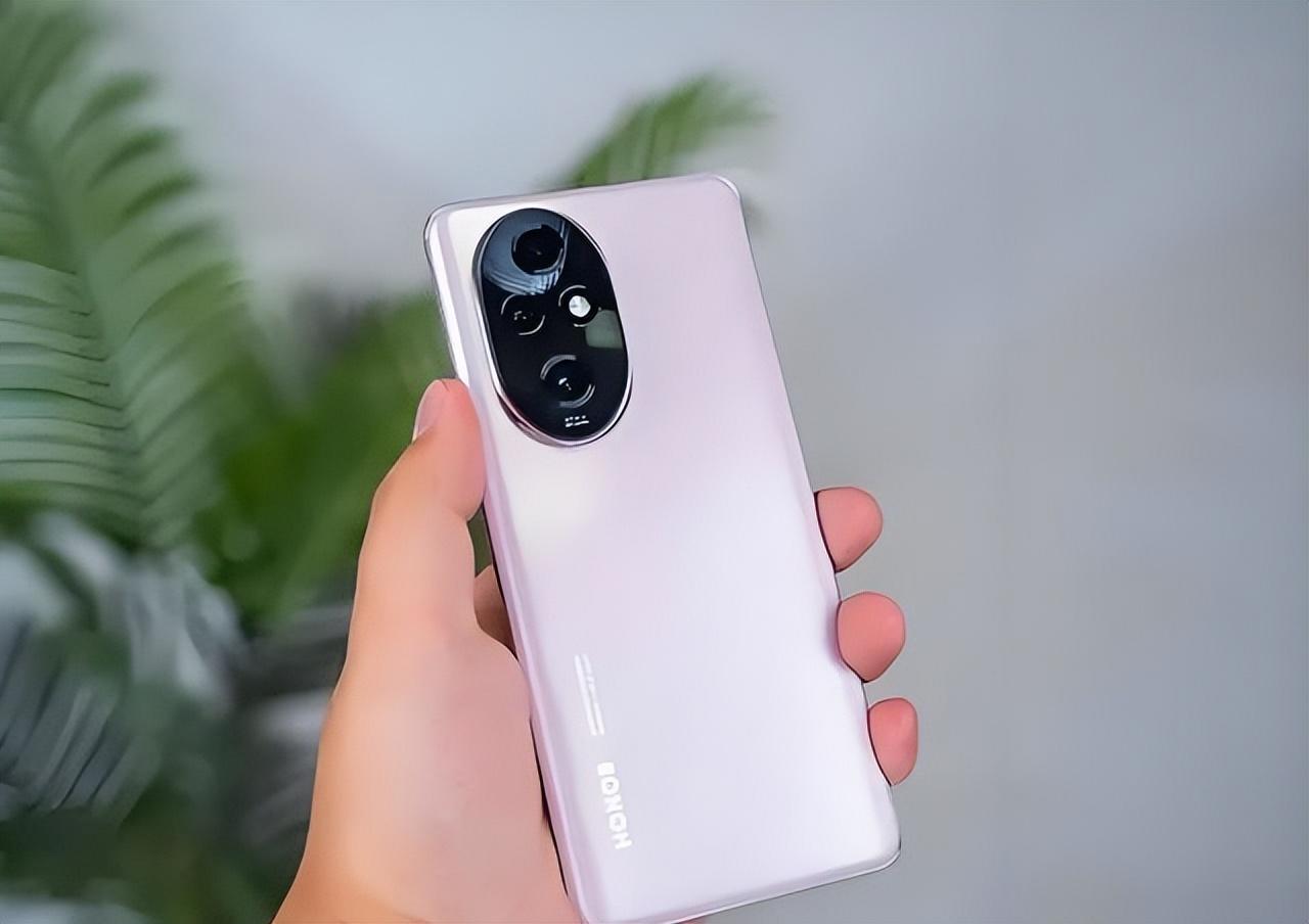 从2999元跌至1909元,四曲屏 三主摄 5200mah,荣耀旗舰快速清仓