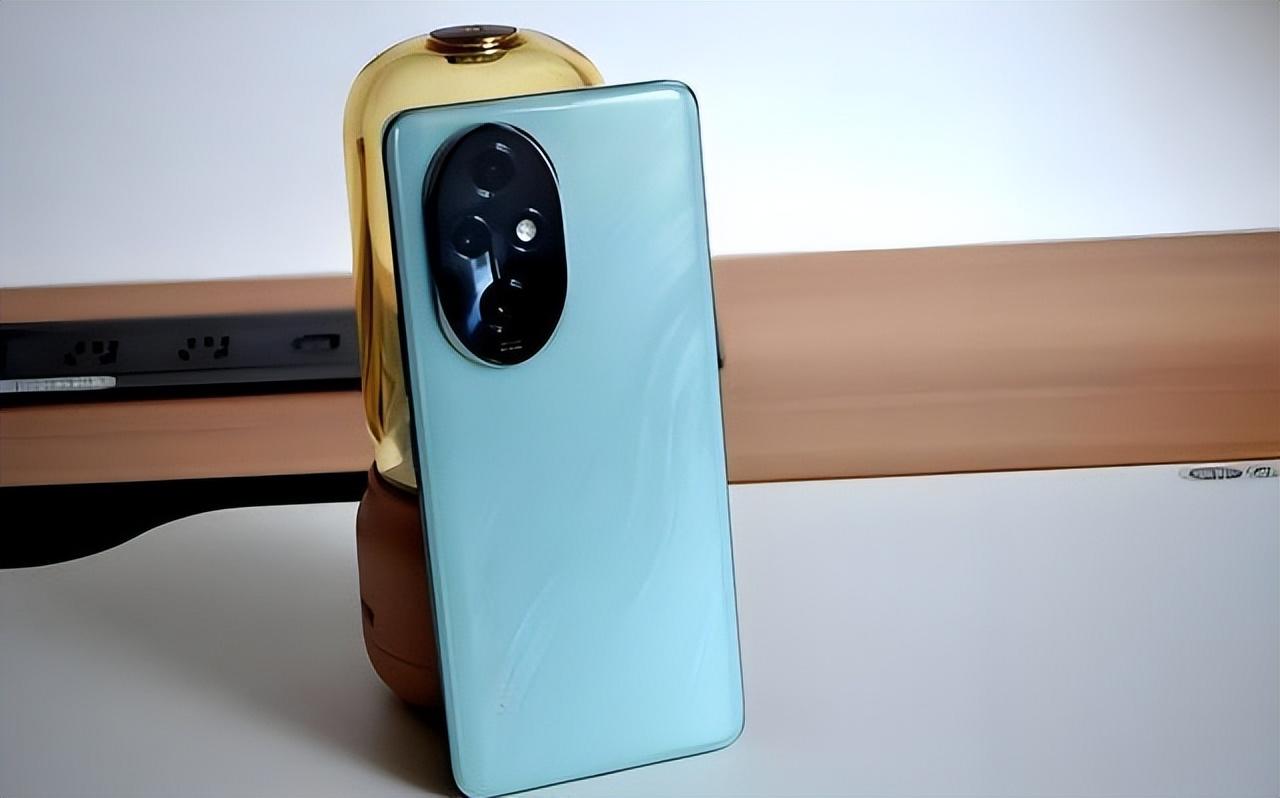 从2999元跌至1909元,四曲屏 三主摄 5200mah,荣耀旗舰快速清仓