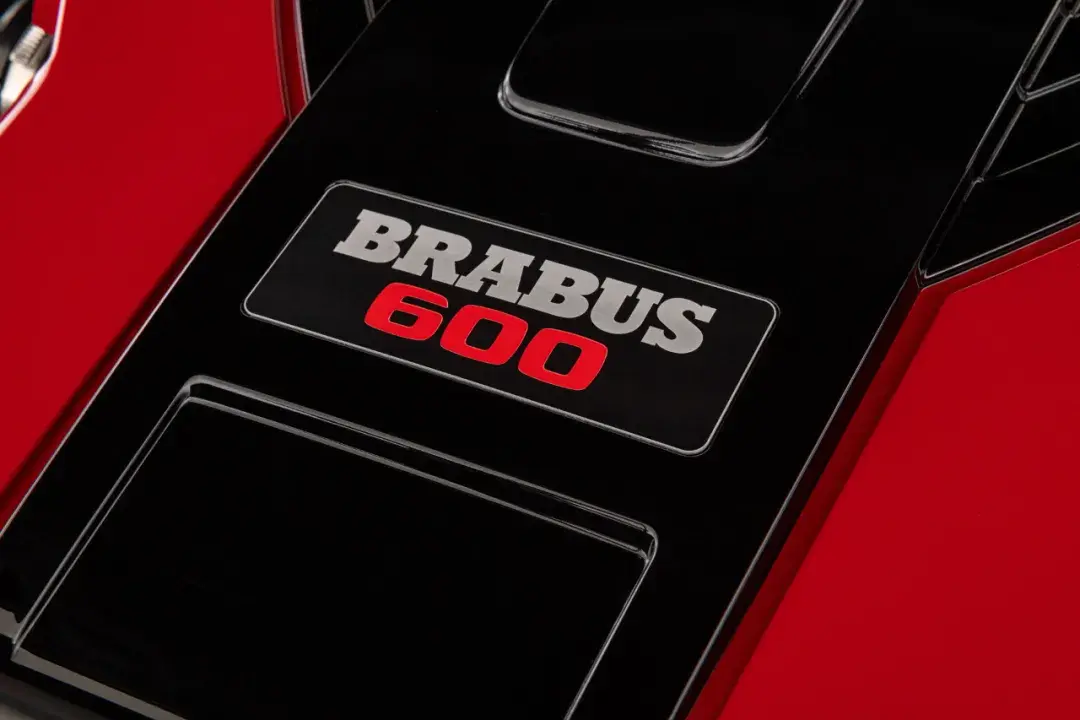 brabus巴博斯改装了路虎揽胜,而且还是粉色的!